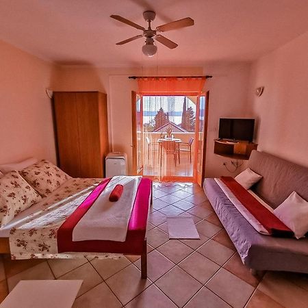Apartments Rukelj Karlobag Zewnętrze zdjęcie