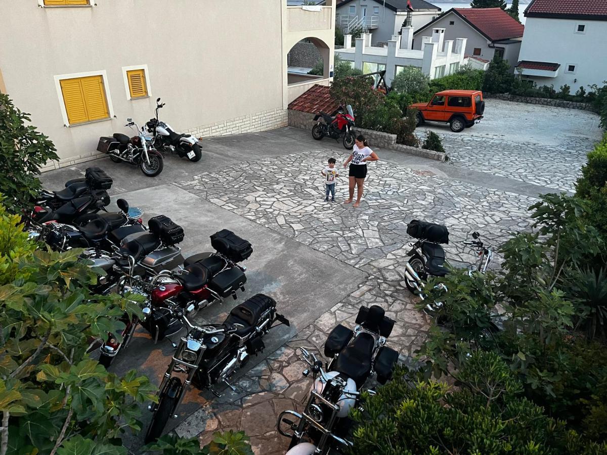 Apartments Rukelj Karlobag Zewnętrze zdjęcie