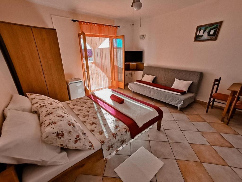 Apartments Rukelj Karlobag Zewnętrze zdjęcie