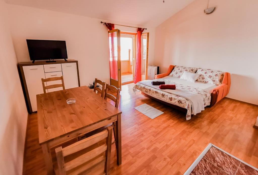 Apartments Rukelj Karlobag Zewnętrze zdjęcie