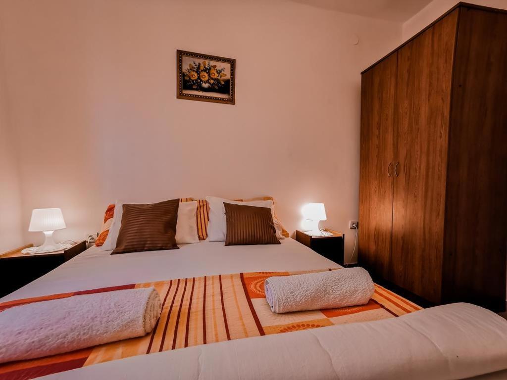 Apartments Rukelj Karlobag Zewnętrze zdjęcie