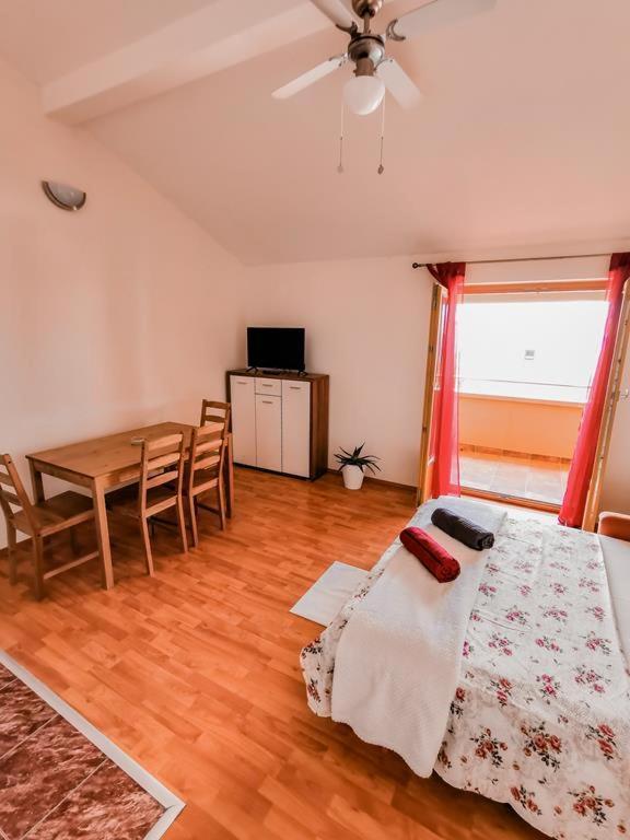 Apartments Rukelj Karlobag Zewnętrze zdjęcie